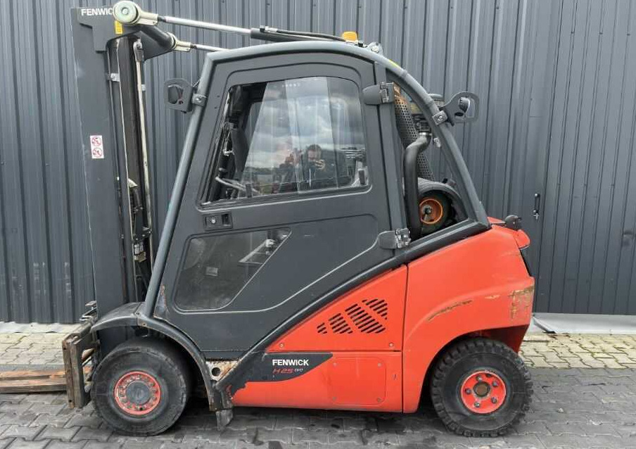 Linde H25T-02 - Treibgasstapler: das Bild 2 Linde H25T-02 - Treibgasstapler: das Bild 2