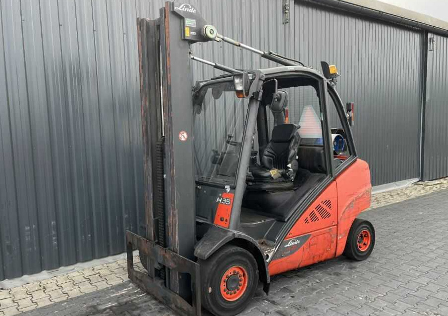 Linde H35T-01 - Treibgasstapler: das Bild 1 Linde H35T-01 - Treibgasstapler: das Bild 1