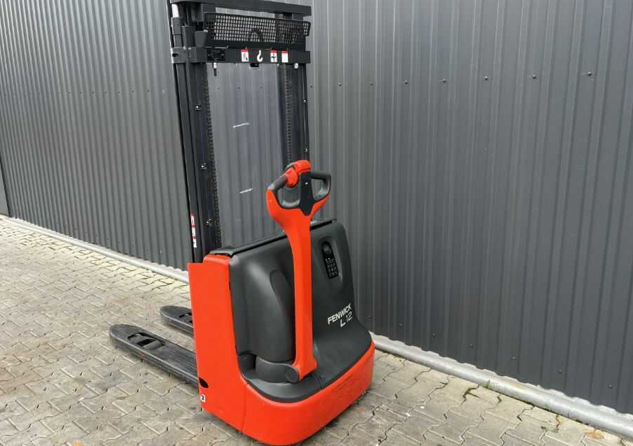 Linde L12 - Hochhubwagen: das Bild 3 Linde L12 - Hochhubwagen: das Bild 3