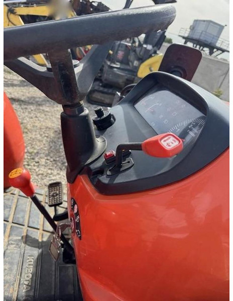 Kubota MK5000 - Traktor: das Bild 5 Kubota MK5000 - Traktor: das Bild 5