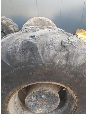 Michelin 18R19.5XF - Felgen und Reifen: das Bild 5 Michelin 18R19.5XF - Felgen und Reifen: das Bild 5