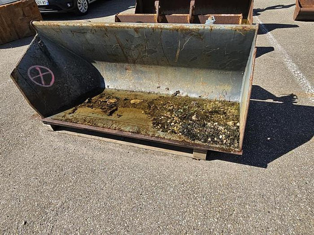 Volvo Volvo standard 7t - Schaufel: das Bild 1 Volvo Volvo standard 7t - Schaufel: das Bild 1