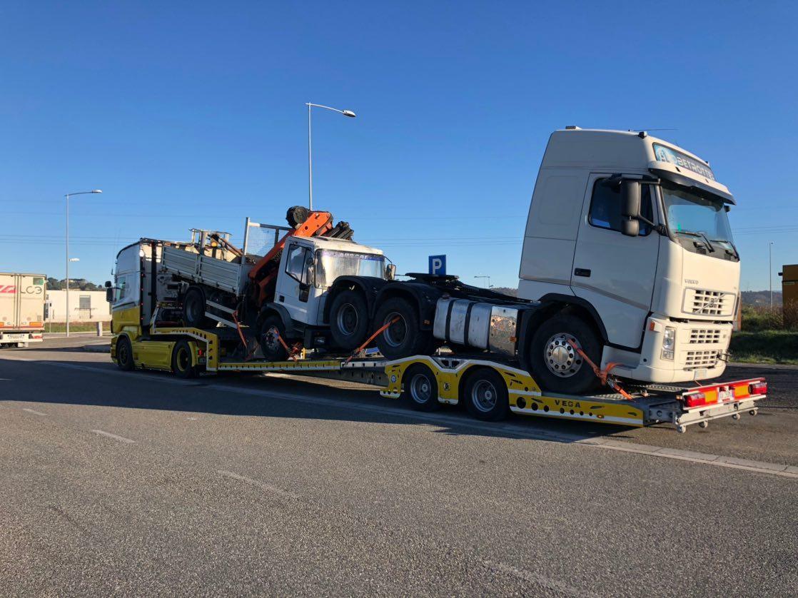 Autotransporter Auflieger Für die Beförderung von schwere Technik, Zustand - NEU VEGA-S (2 AXLE TRUCK CARRIER): das Bild 22