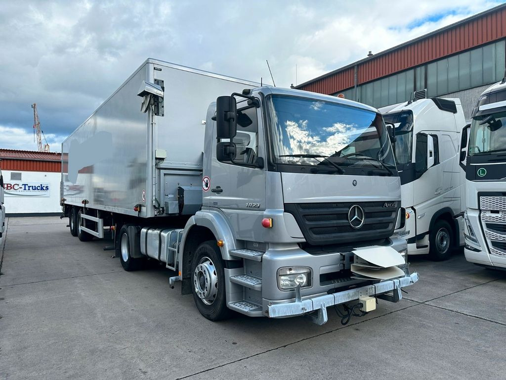 Mercedes-Benz AXOR 1823 * KLIMA * 82.00 KM*MIT HEIWO AUFLIEGER - Sattelzugmaschine: das Bild 3 Mercedes-Benz AXOR 1823 * KLIMA * 82.00 KM*MIT HEIWO AUFLIEGER - Sattelzugmaschine: das Bild 3