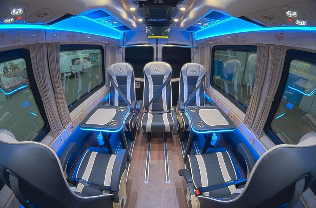 Mercedes-Benz Sprinter 319 VIP 8+1 Mercedes-Benz Sprinter 319 VIP 8+1 - Kleinbus, Personentransporter: das Bild 3 Mercedes-Benz Sprinter 319 VIP 8+1 Mercedes-Benz Sprinter 319 VIP 8+1 - Kleinbus, Personentransporter: das Bild 3