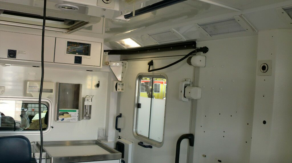 Mercedes-Benz Sprinter 516 CDI 4x4 WAS Koffer // Garantie // Mercedes-Benz Sprinter 516 CDI 4x4 WAS Koffer // Garantie // - Krankenwagen: das Bild 4 Mercedes-Benz Sprinter 516 CDI 4x4 WAS Koffer // Garantie // Mercedes-Benz Sprinter 516 CDI 4x4 WAS Koffer // Garantie // - Krankenwagen: das Bild 4