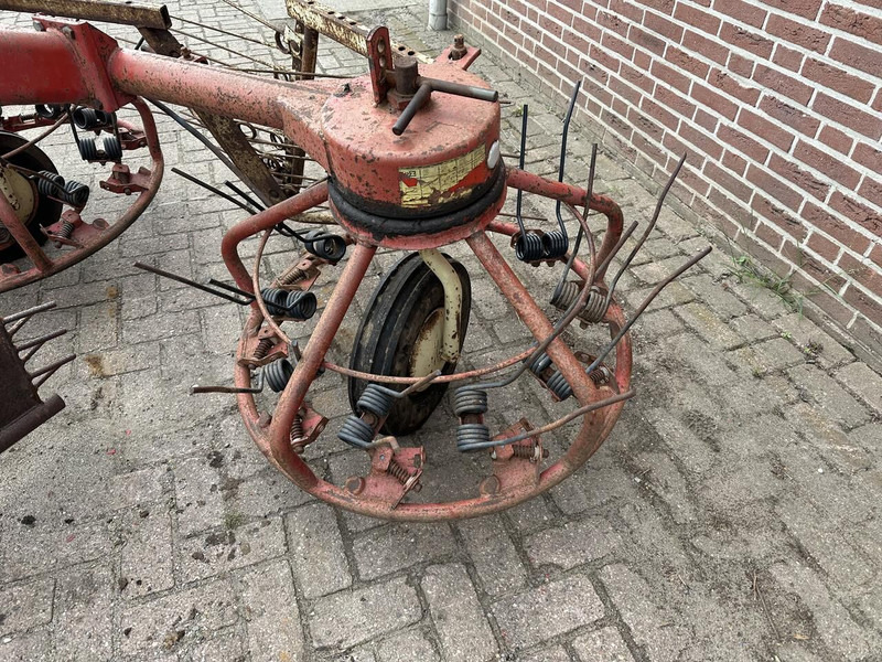 PZ Strela - Gebruikt - Heuwender/ Wenderechen: das Bild 3 PZ Strela - Gebruikt - Heuwender/ Wenderechen: das Bild 3
