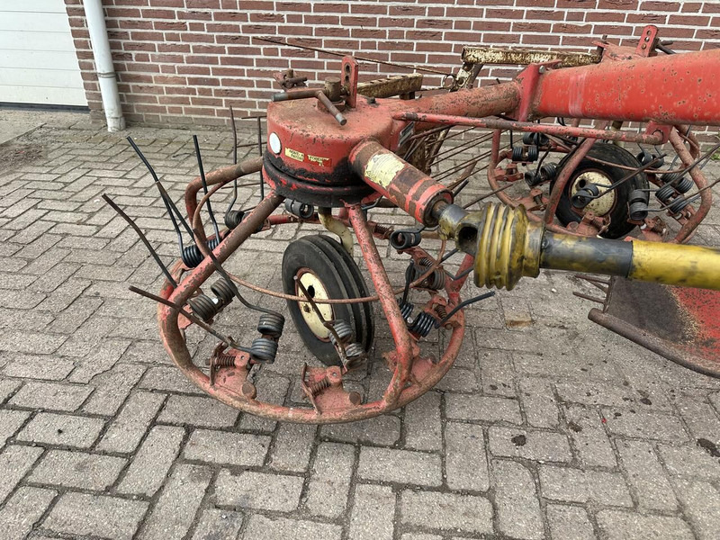 PZ Strela - Gebruikt - Heuwender/ Wenderechen: das Bild 4 PZ Strela - Gebruikt - Heuwender/ Wenderechen: das Bild 4