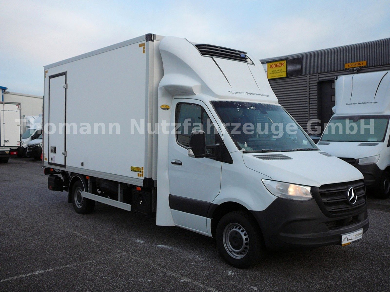 Mercedes-Benz Sprinter 317 CDI Kühlkoffer Xarios 300 LBW - Kühltransporter: das Bild 3 Mercedes-Benz Sprinter 317 CDI Kühlkoffer Xarios 300 LBW - Kühltransporter: das Bild 3