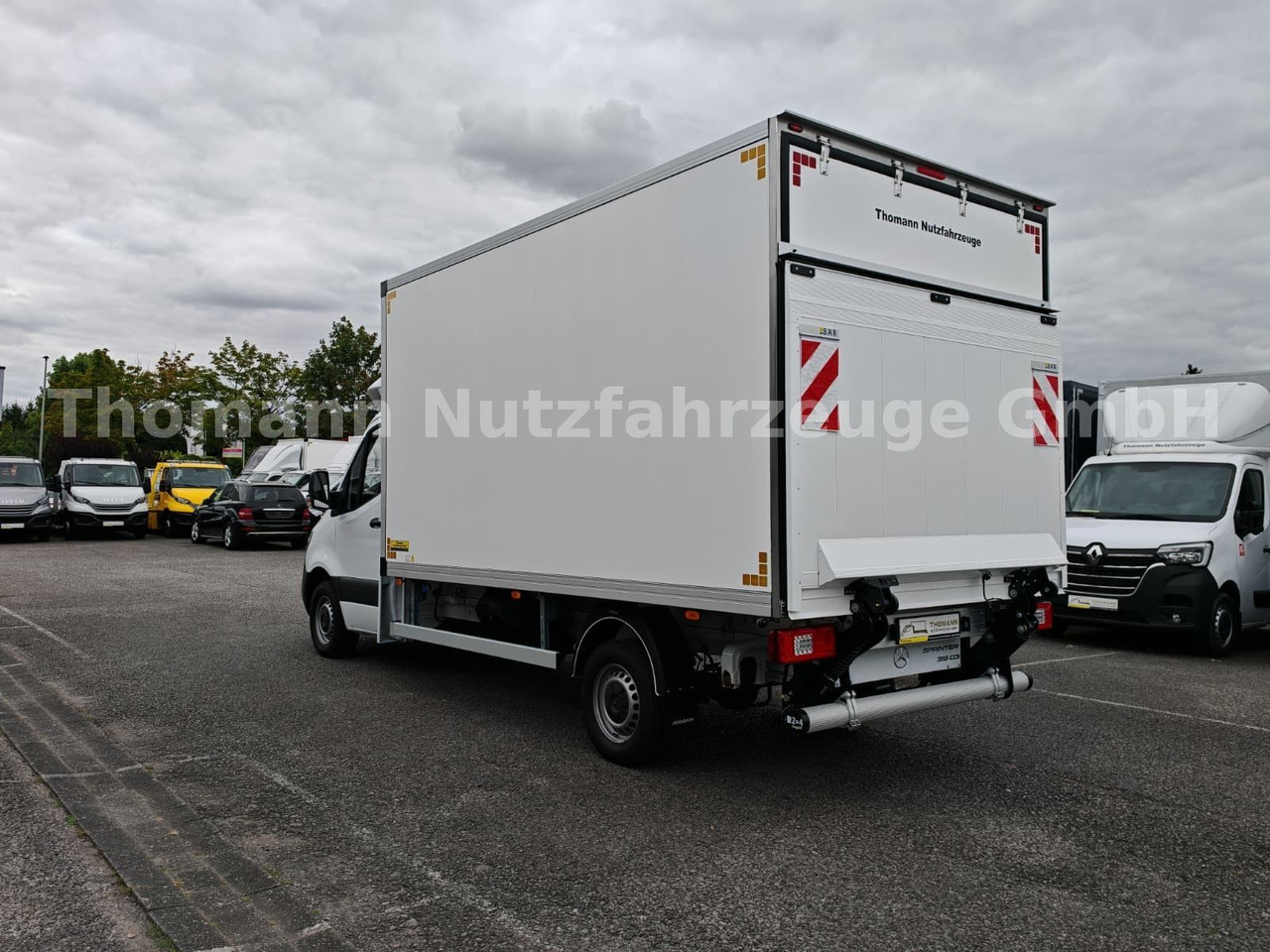 Mercedes-Benz Sprinter 319 CDI Kühlkoffer Xarios 300 LBW - Kühltransporter: das Bild 4 Mercedes-Benz Sprinter 319 CDI Kühlkoffer Xarios 300 LBW - Kühltransporter: das Bild 4