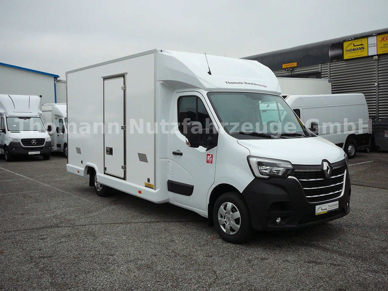 Renault Master Koffer Extra Tief - Koffer Transporter: das Bild 1 Renault Master Koffer Extra Tief - Koffer Transporter: das Bild 1