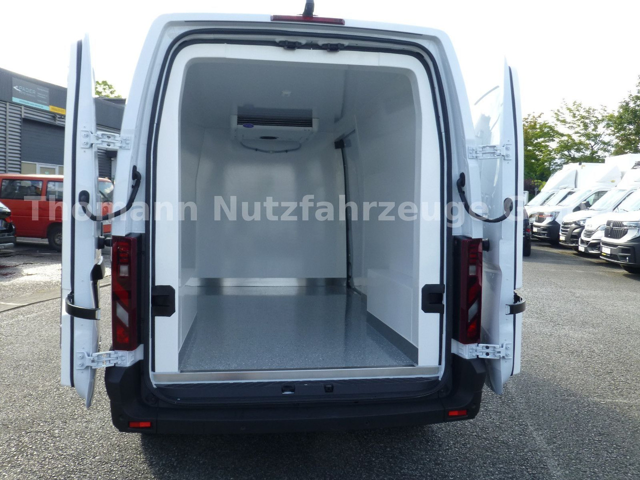 Kühltransporter Renault NEW Master Kühlkastenwagen Xarios 300 GH: das Bild 13