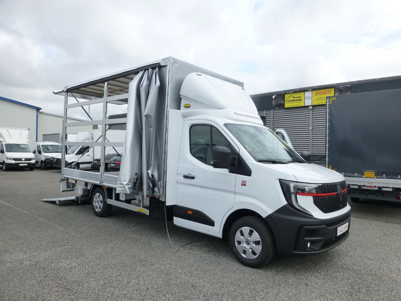 Renault NEW Master Pritsche Plane BÄR Ladebordwand - Planen Transporter: das Bild 1 Renault NEW Master Pritsche Plane BÄR Ladebordwand - Planen Transporter: das Bild 1