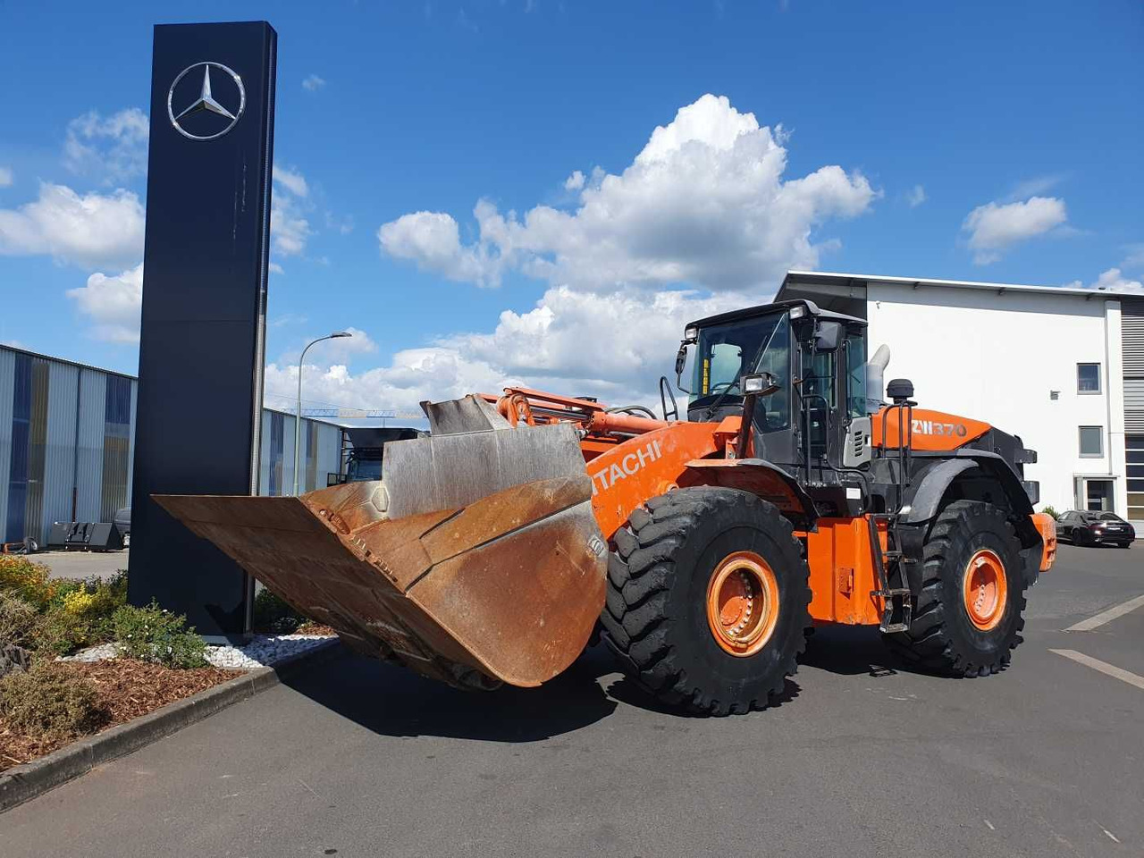 Hitachi ZW 370-5B / nur 6.820h ! / 2014 / Schaufel - Radlader: das Bild 1 Hitachi ZW 370-5B / nur 6.820h ! / 2014 / Schaufel - Radlader: das Bild 1