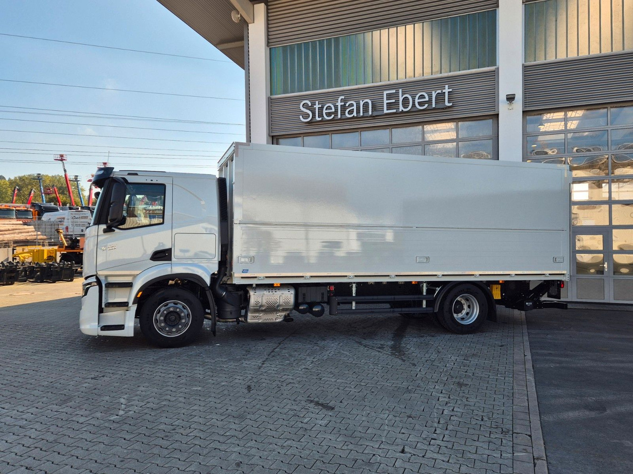 Iveco AT190S40/FP Böse Schwenkwand LBW AHK - Koffer LKW: das Bild 5 Iveco AT190S40/FP Böse Schwenkwand LBW AHK - Koffer LKW: das Bild 5