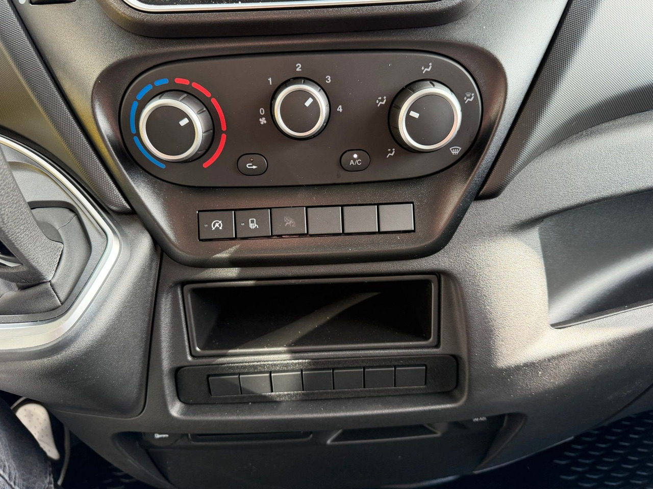 Kipper Transporter Iveco Daily 35S16 A8 *R3.450mm*Automatik*Klima* 3x: das Bild 16 Kipper Transporter Iveco Daily 35S16 A8 *R3.450mm*Automatik*Klima* 3x: das Bild 16