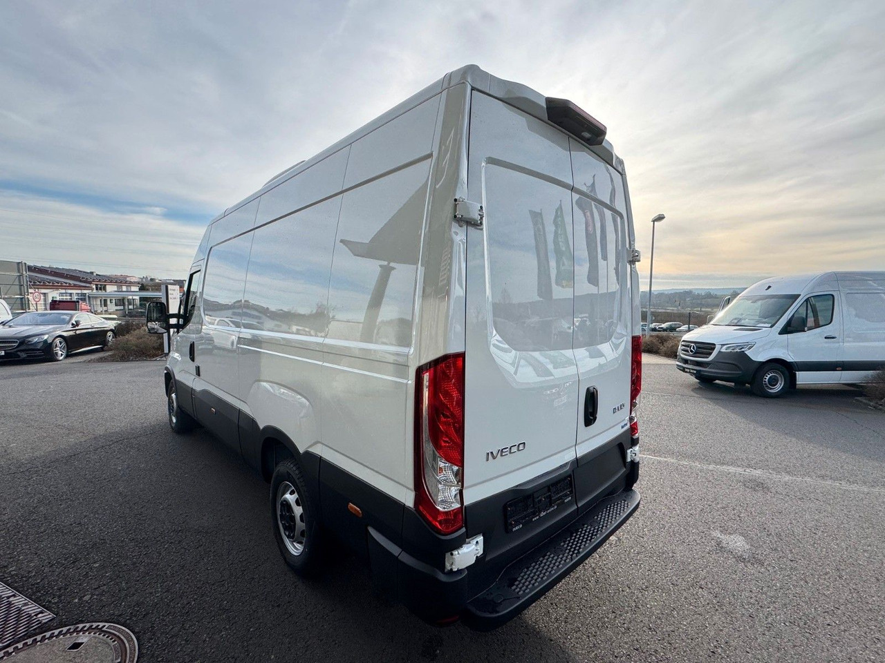 Iveco Daily 35S18 A8 *Standkühlung*Kamera*Automatik* - Kühltransporter: das Bild 5 Iveco Daily 35S18 A8 *Standkühlung*Kamera*Automatik* - Kühltransporter: das Bild 5