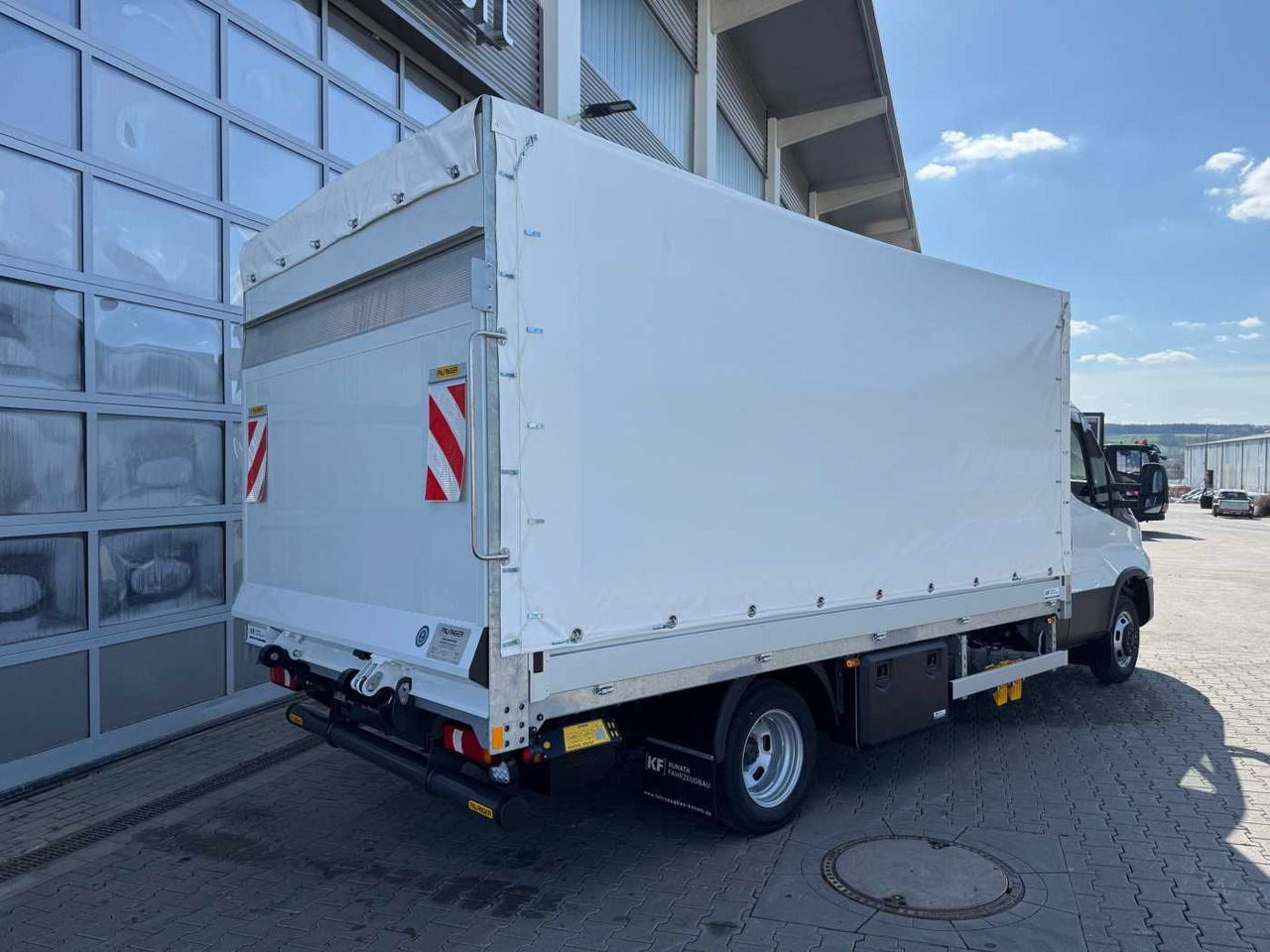 Iveco Daily 50C16 HA8 Pritsche+Plane *LBW* 3x - Planen Transporter: das Bild 3 Iveco Daily 50C16 HA8 Pritsche+Plane *LBW* 3x - Planen Transporter: das Bild 3
