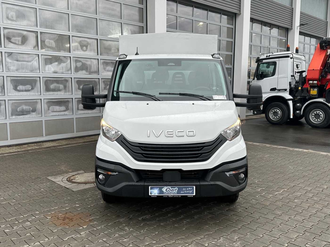 Iveco Daily 50C18H A8 DoKa *AHK*Automatik*7-Sitze* - Pritsche Transporter, Transporter mit Doppelkabine: das Bild 2 Iveco Daily 50C18H A8 DoKa *AHK*Automatik*7-Sitze* - Pritsche Transporter, Transporter mit Doppelkabine: das Bild 2