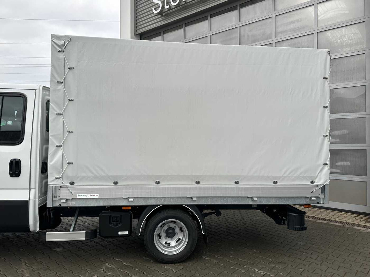 Iveco Daily 50C18H A8 DoKa *AHK*Automatik*7-Sitze* - Pritsche Transporter, Transporter mit Doppelkabine: das Bild 5 Iveco Daily 50C18H A8 DoKa *AHK*Automatik*7-Sitze* - Pritsche Transporter, Transporter mit Doppelkabine: das Bild 5