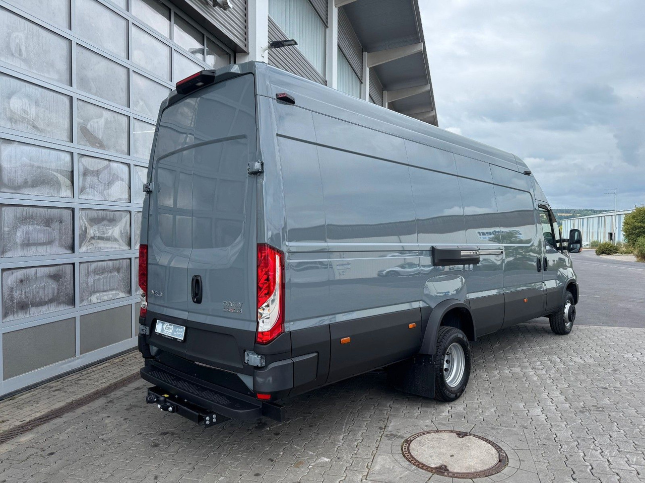 Iveco Daily 70C21 3.0L *L4*H3*Automatik*LED*Luft* 2x - Kastenwagen: das Bild 4 Iveco Daily 70C21 3.0L *L4*H3*Automatik*LED*Luft* 2x - Kastenwagen: das Bild 4