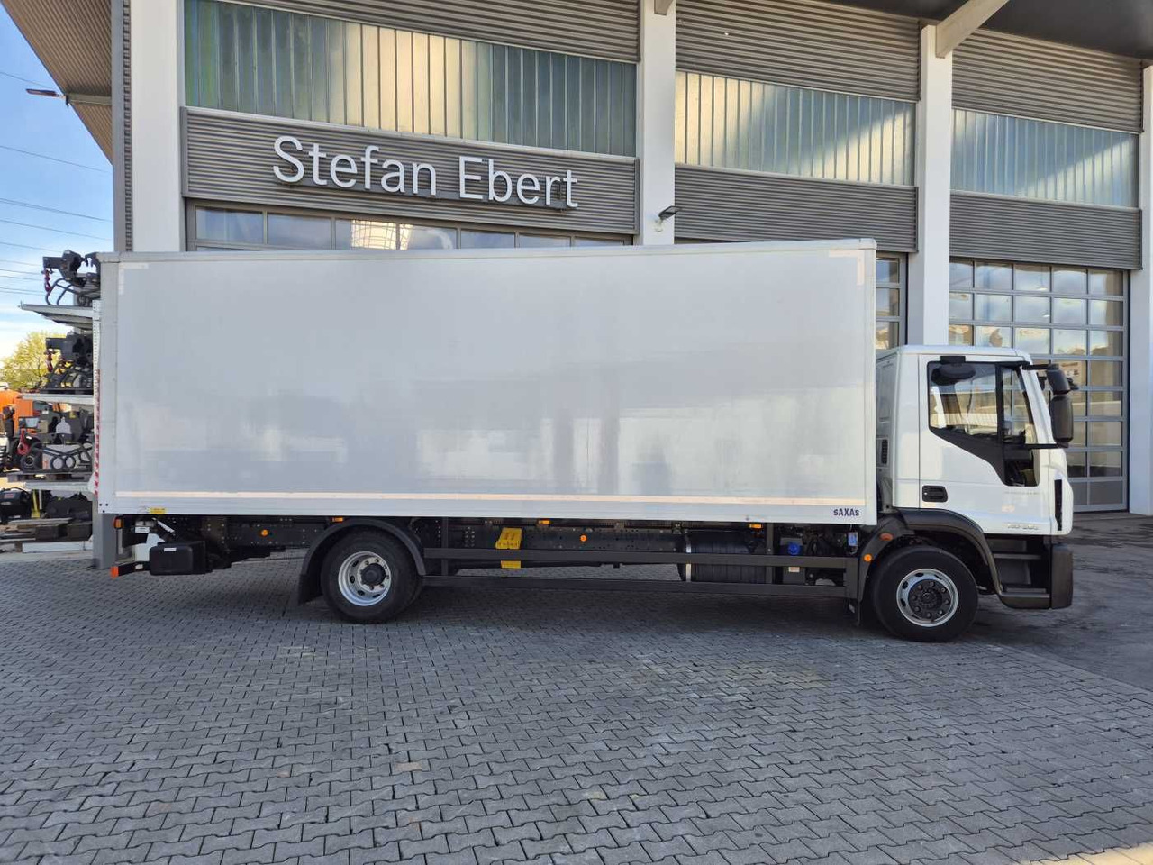 Iveco Eurocargo ML140E28/P 4x2 *LBW*AHK*Klima / 3x - Koffer LKW: das Bild 4 Iveco Eurocargo ML140E28/P 4x2 *LBW*AHK*Klima / 3x - Koffer LKW: das Bild 4