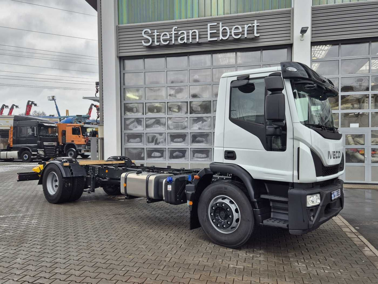 Iveco Eurocargo ML180E28/P 4x2 ZF-Automatik 8AP 3Stück - Fahrgestell LKW: das Bild 4 Iveco Eurocargo ML180E28/P 4x2 ZF-Automatik 8AP 3Stück - Fahrgestell LKW: das Bild 4