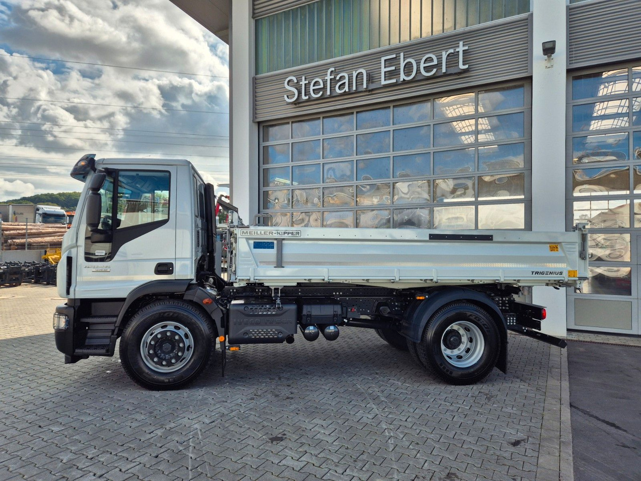 Iveco Eurocargo ML180E32K 4x2 Meiller AHK - Kipper: das Bild 3 Iveco Eurocargo ML180E32K 4x2 Meiller AHK - Kipper: das Bild 3