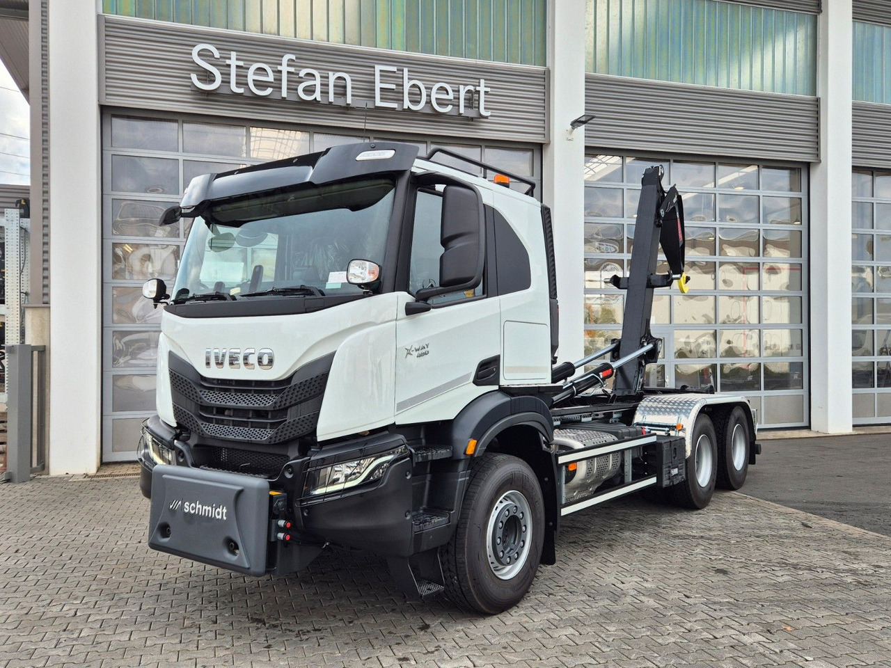 Iveco X-Way AT300X48Z/P HR OFF 6x4 Hiab Winterdienst - Abrollkipper: das Bild 1 Iveco X-Way AT300X48Z/P HR OFF 6x4 Hiab Winterdienst - Abrollkipper: das Bild 1