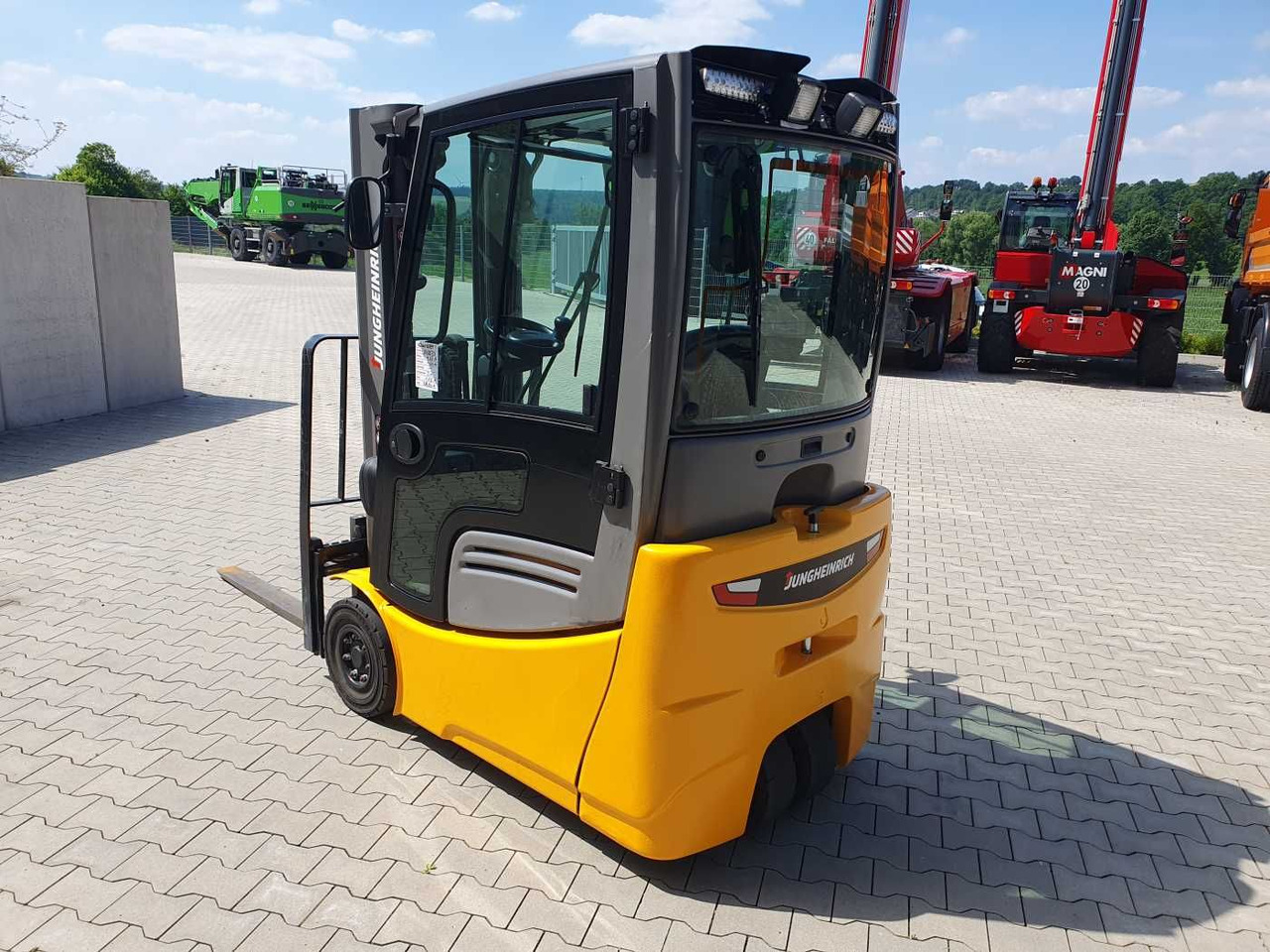 Jungheinrich EFG 215 / Triplex: 4.25m! / SS / 2.472h! / 2020 - Elektrostapler: das Bild 5 Jungheinrich EFG 215 / Triplex: 4.25m! / SS / 2.472h! / 2020 - Elektrostapler: das Bild 5