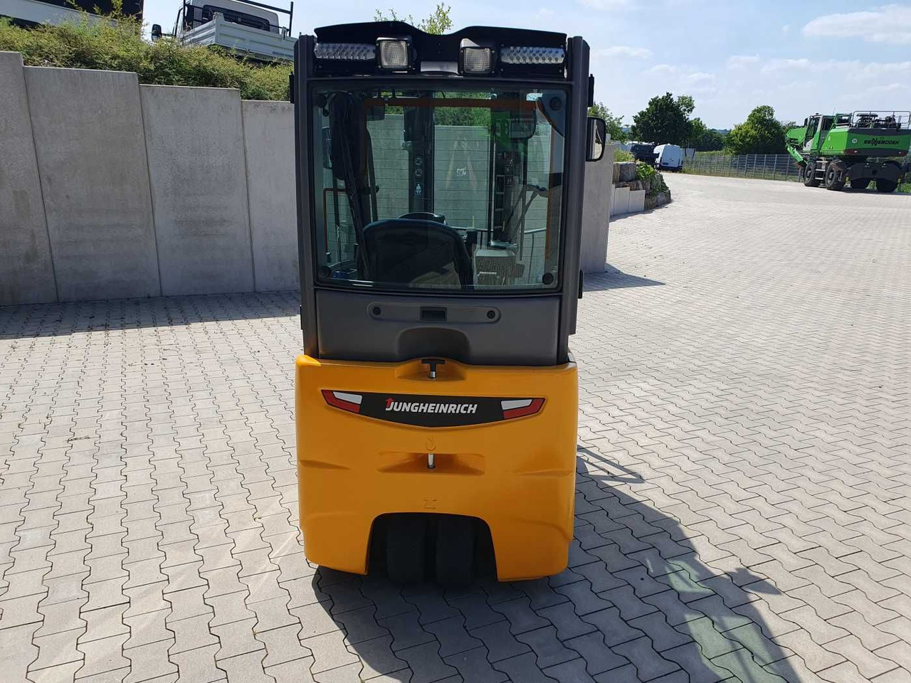 Jungheinrich EFG 215 / Triplex: 4.25m! / SS / 2.472h! / 2020 - Elektrostapler: das Bild 4 Jungheinrich EFG 215 / Triplex: 4.25m! / SS / 2.472h! / 2020 - Elektrostapler: das Bild 4