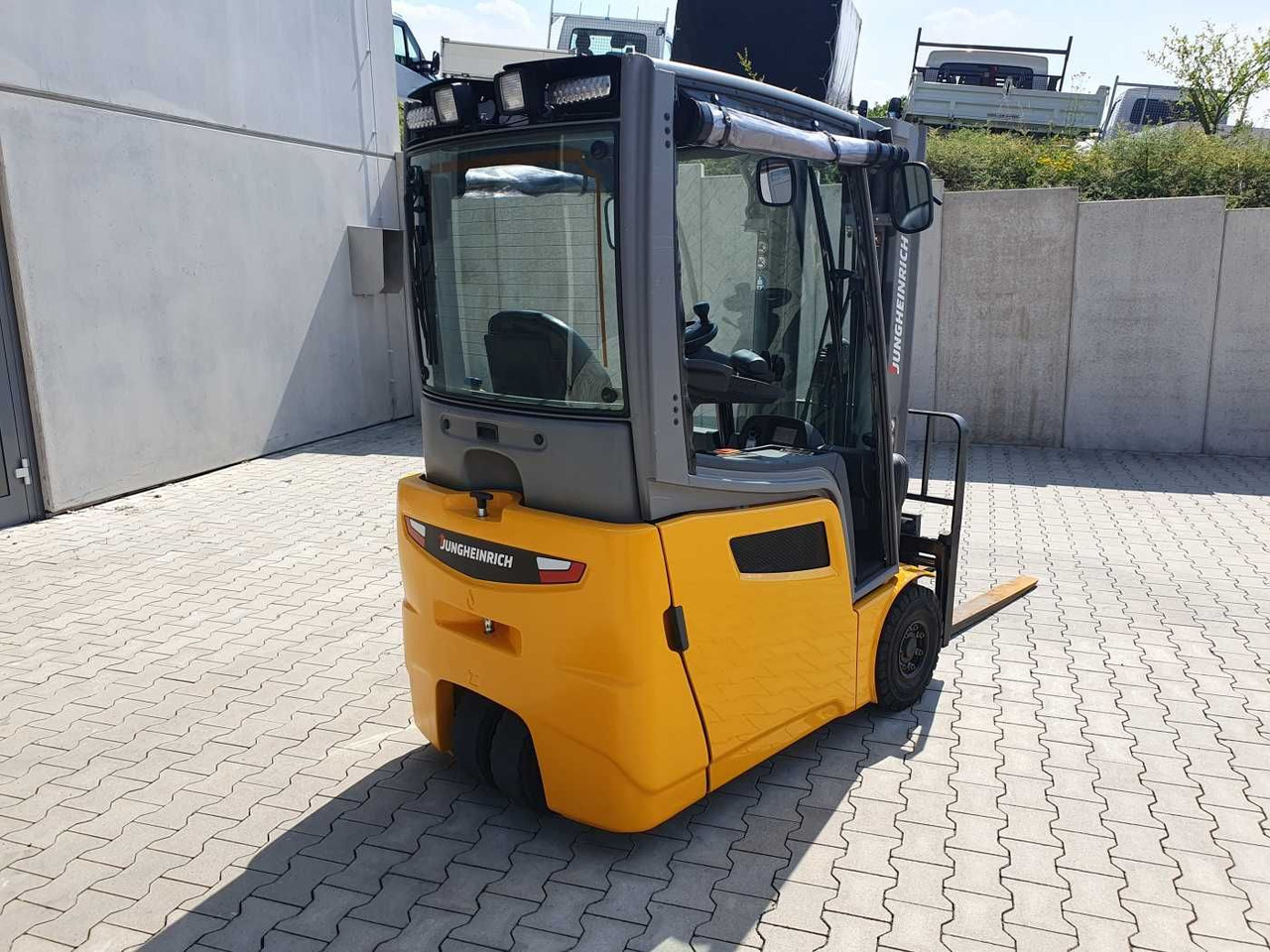 Jungheinrich EFG 215 / Triplex: 4.25m! / SS / nur 2.184h! - Elektrostapler: das Bild 4 Jungheinrich EFG 215 / Triplex: 4.25m! / SS / nur 2.184h! - Elektrostapler: das Bild 4