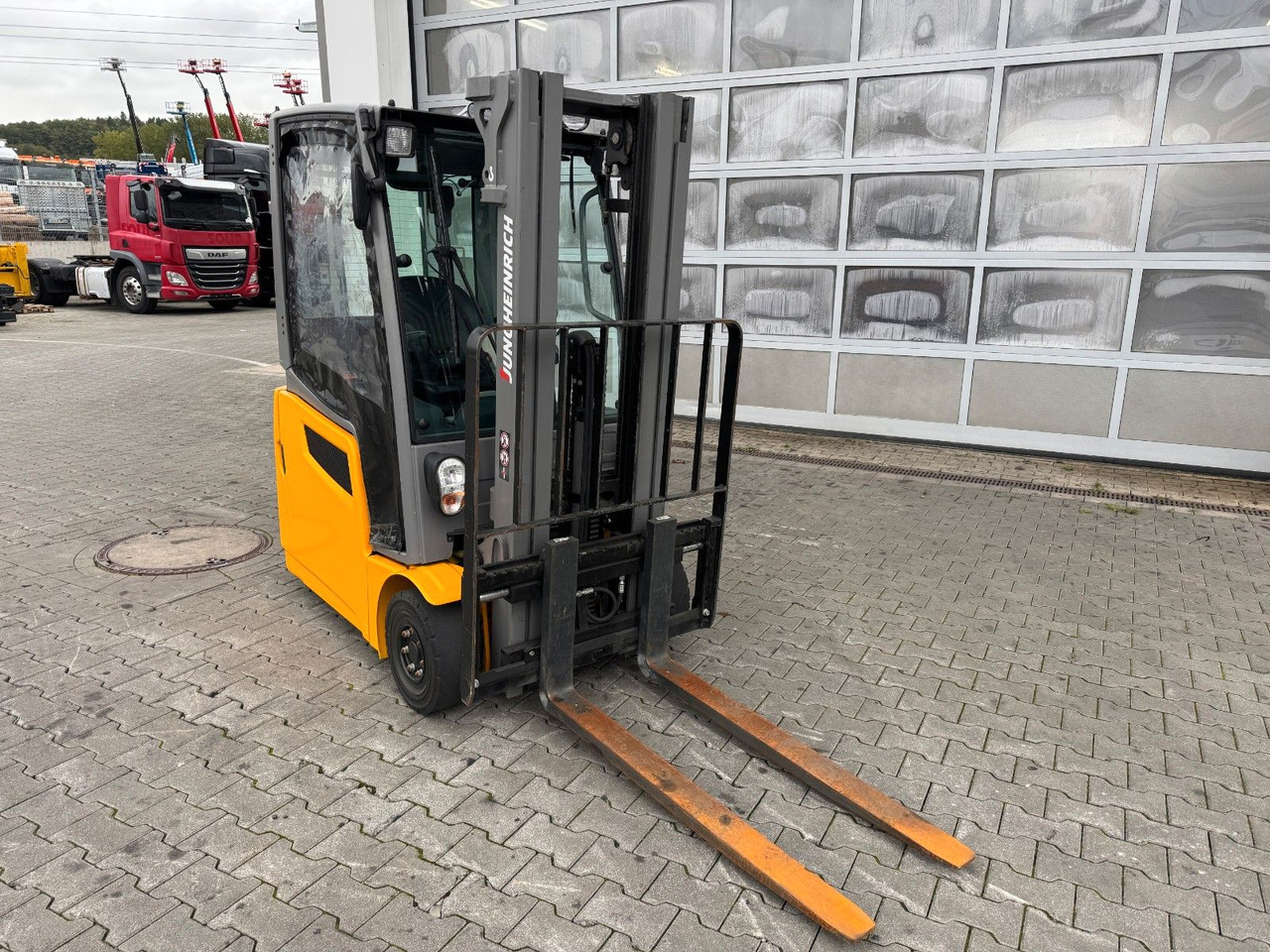 Jungheinrich EFG 215 / Triplex: 4.25m! / SS / nur 2.819h! - Elektrostapler: das Bild 3 Jungheinrich EFG 215 / Triplex: 4.25m! / SS / nur 2.819h! - Elektrostapler: das Bild 3