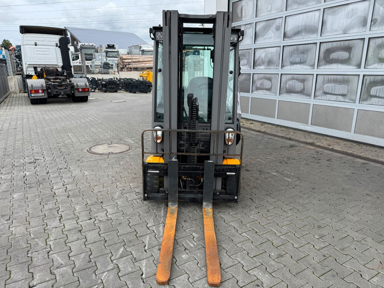 Jungheinrich EFG 215 / Triplex: 4.25m! / SS / nur 3.298h! - Elektrostapler: das Bild 4 Jungheinrich EFG 215 / Triplex: 4.25m! / SS / nur 3.298h! - Elektrostapler: das Bild 4
