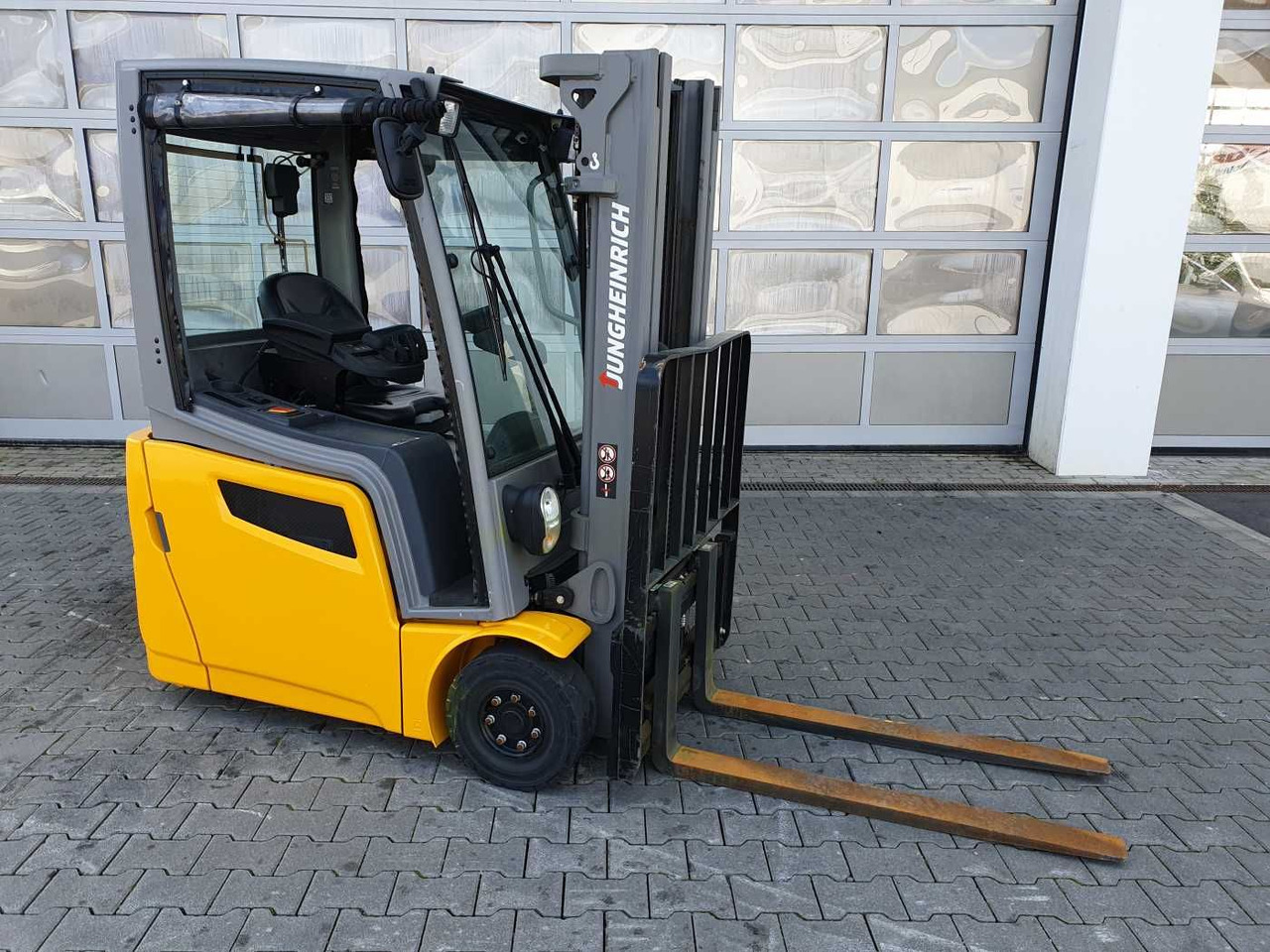 Jungheinrich EFG 215 / Triplex: 4.25m! / SS / nur 3.488h! - Elektrostapler: das Bild 2 Jungheinrich EFG 215 / Triplex: 4.25m! / SS / nur 3.488h! - Elektrostapler: das Bild 2