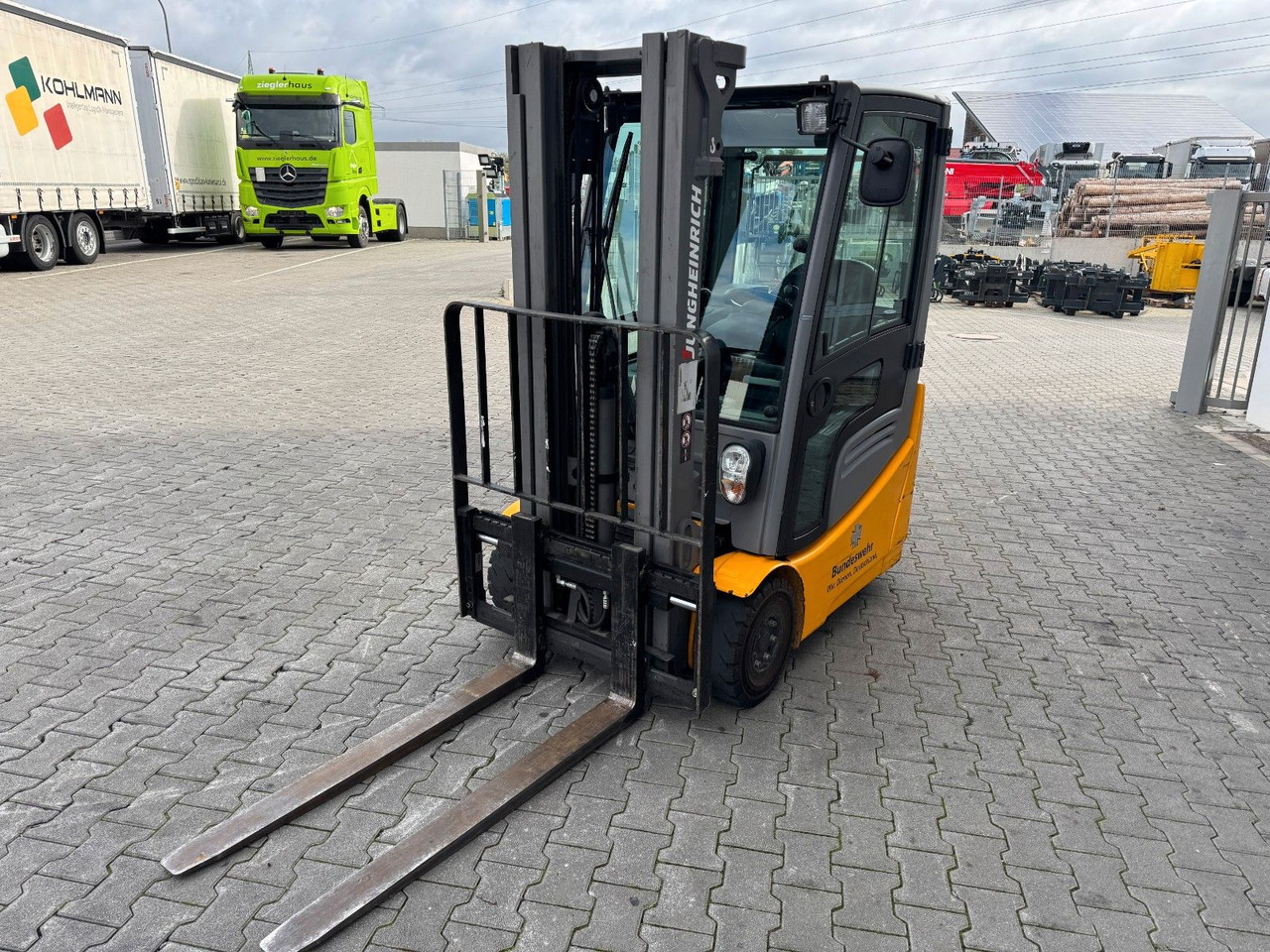 Jungheinrich EFG 215 / Triplex: 4.25m! / SS / nur 716h! - Elektrostapler: das Bild 5 Jungheinrich EFG 215 / Triplex: 4.25m! / SS / nur 716h! - Elektrostapler: das Bild 5