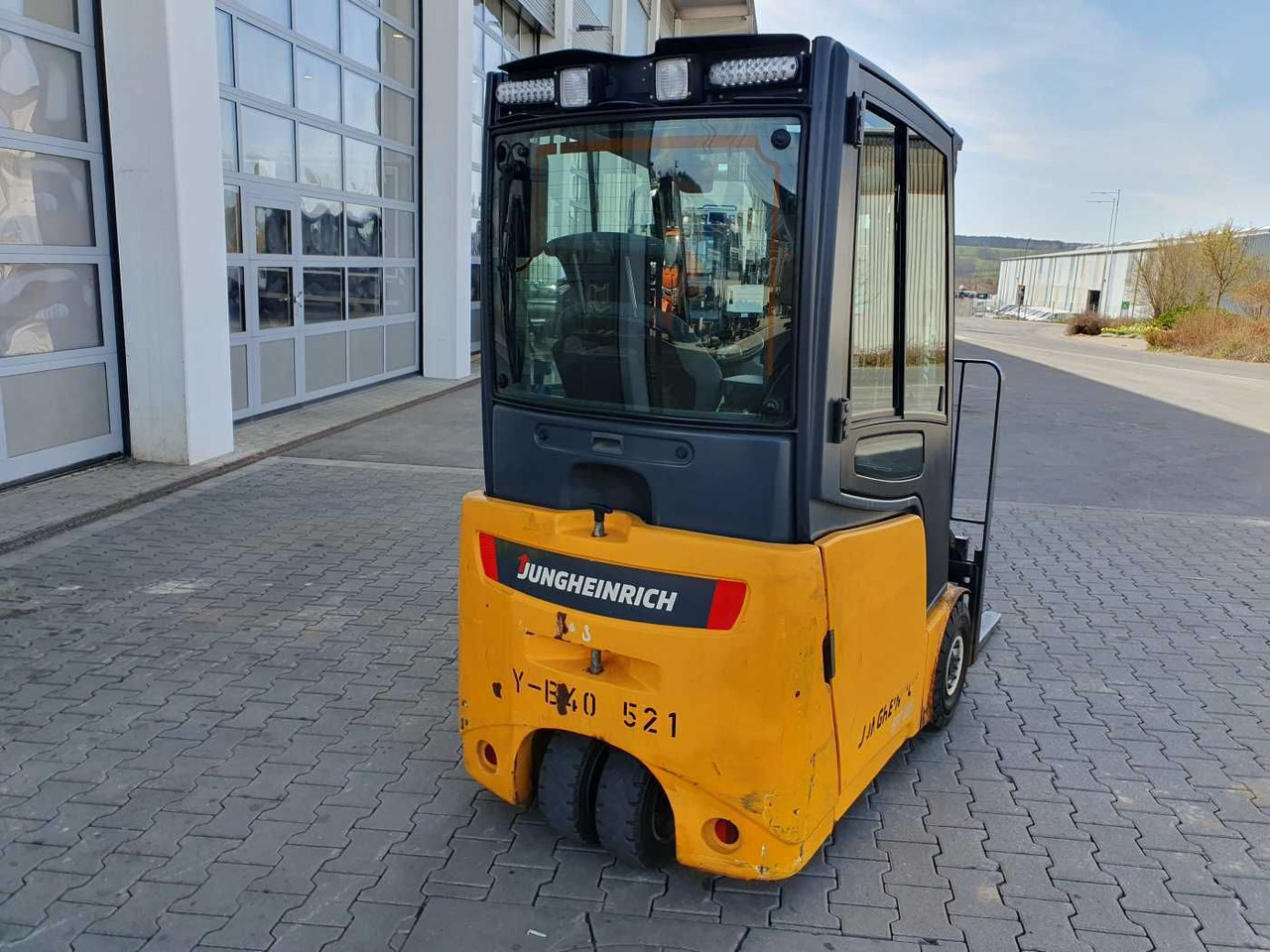 Jungheinrich EFG 215 / Triplex: 4.35m! / SS / nur 2.054h! - Elektrostapler: das Bild 4 Jungheinrich EFG 215 / Triplex: 4.35m! / SS / nur 2.054h! - Elektrostapler: das Bild 4