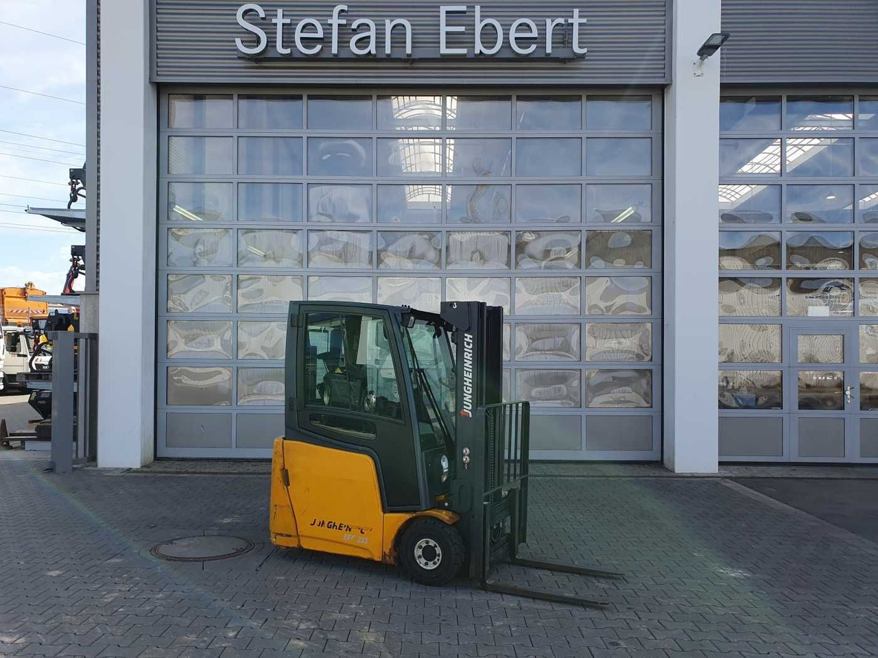 Jungheinrich EFG 215 / Triplex: 4.35m! / SS / nur 2.054h! - Elektrostapler: das Bild 1 Jungheinrich EFG 215 / Triplex: 4.35m! / SS / nur 2.054h! - Elektrostapler: das Bild 1