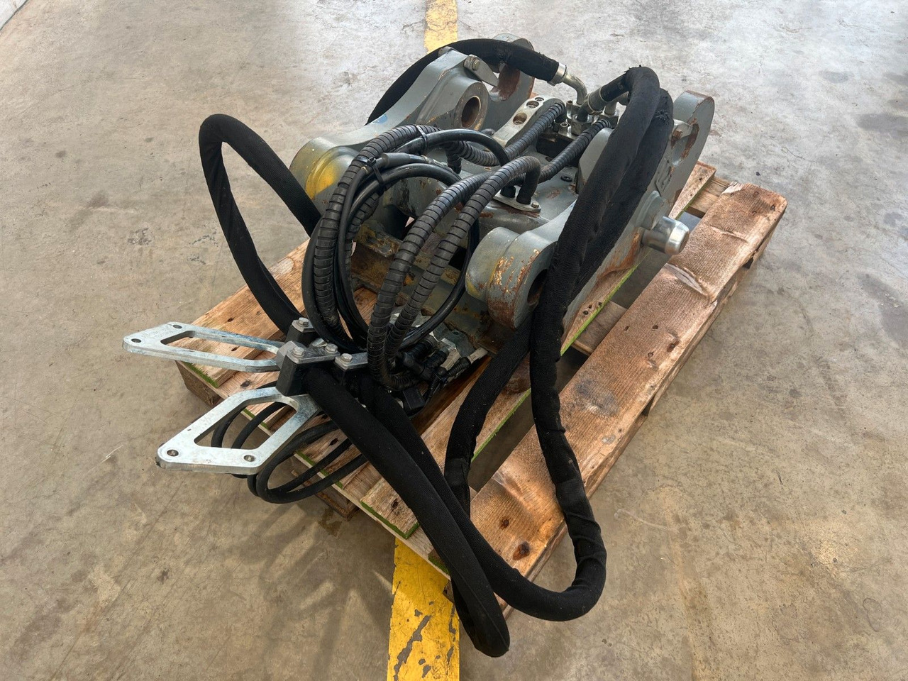 Liebherr SW48 Likufix Schnellwechsler / 2018 - Schnellwechsler: das Bild 5 Liebherr SW48 Likufix Schnellwechsler / 2018 - Schnellwechsler: das Bild 5