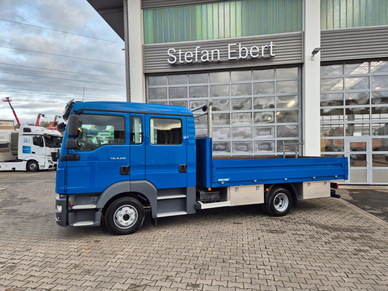 MAN TGL 8.220 4x2 BL Doka 7 Sitze AHK Klima Standh. - Pritsche Transporter, Transporter mit Doppelkabine: das Bild 5 MAN TGL 8.220 4x2 BL Doka 7 Sitze AHK Klima Standh. - Pritsche Transporter, Transporter mit Doppelkabine: das Bild 5