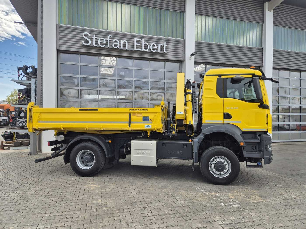 MAN TGS 18.430 4x4 BL Kran HMF 1130K-RCS Funk AHK - Kipper: das Bild 5 MAN TGS 18.430 4x4 BL Kran HMF 1130K-RCS Funk AHK - Kipper: das Bild 5