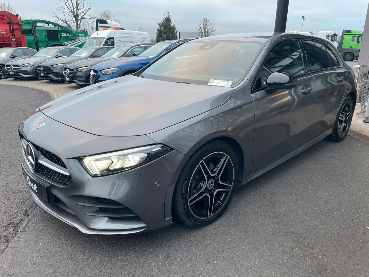 Mercedes-Benz A 180 AMG+LED+IHC+RFK+TotWinkel+SFIntegration - PKW: das Bild 2 Mercedes-Benz A 180 AMG+LED+IHC+RFK+TotWinkel+SFIntegration - PKW: das Bild 2