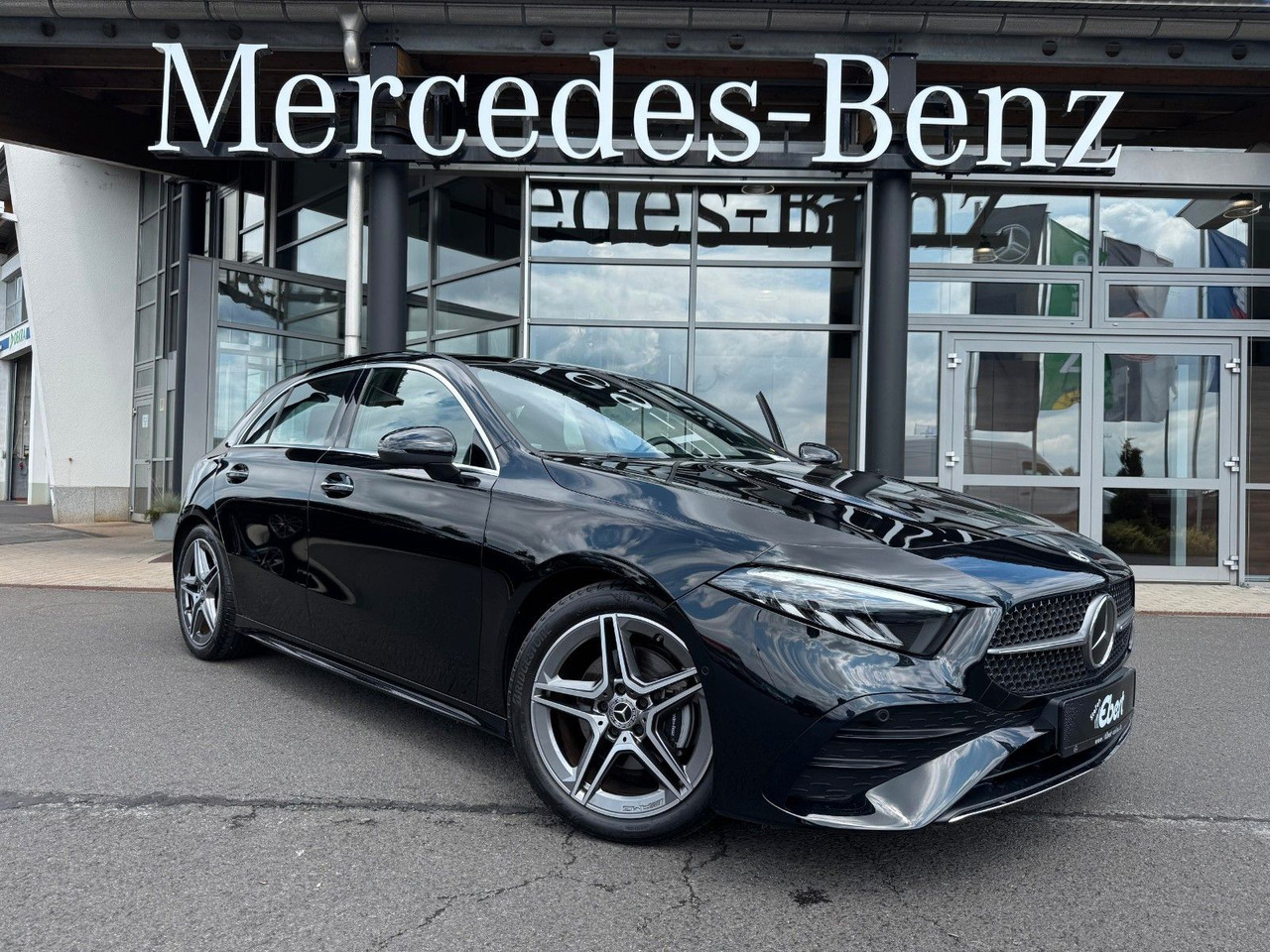Mercedes-Benz A 180 AMG+Pano+Distr+RFK+Ambiente - Kombi: das Bild 1 Mercedes-Benz A 180 AMG+Pano+Distr+RFK+Ambiente - Kombi: das Bild 1