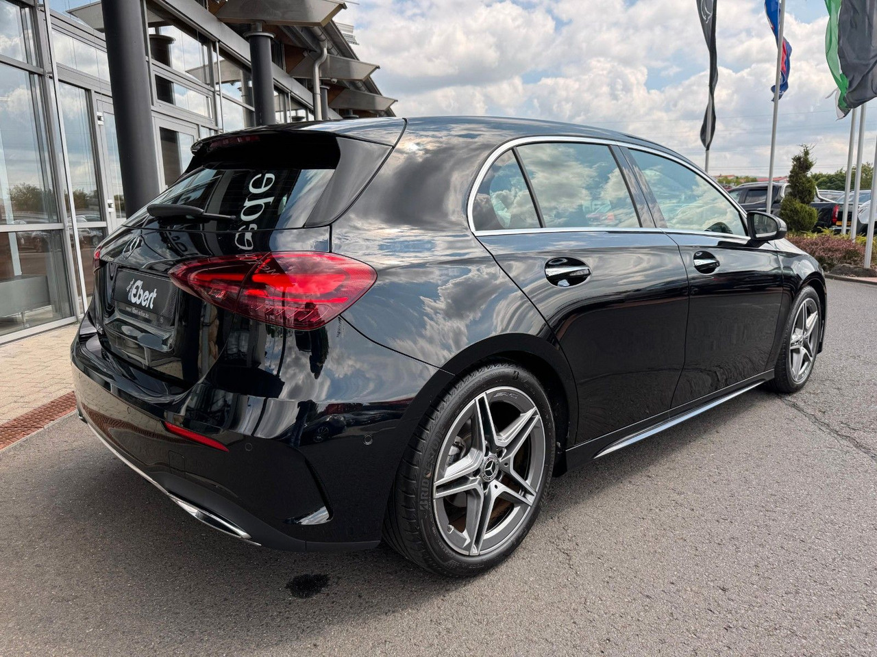 Mercedes-Benz A 180 AMG+Pano+Distr+RFK+Ambiente - Kombi: das Bild 4 Mercedes-Benz A 180 AMG+Pano+Distr+RFK+Ambiente - Kombi: das Bild 4