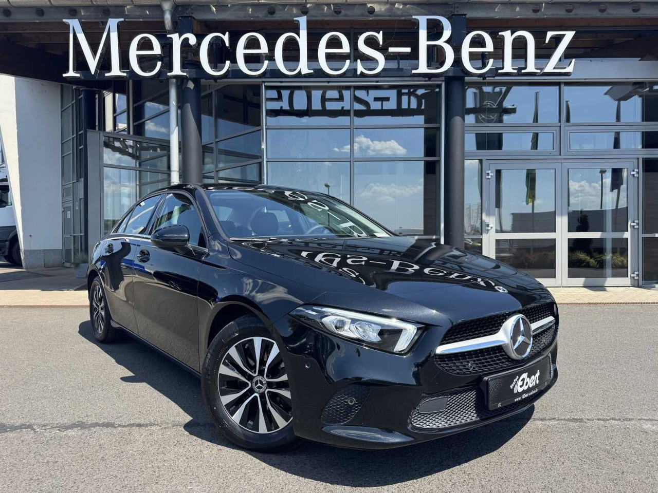 Mercedes-Benz A 180d 8G LED+Carplay+SpurH+DAB+SHZ - Limousine: das Bild 1 Mercedes-Benz A 180d 8G LED+Carplay+SpurH+DAB+SHZ - Limousine: das Bild 1