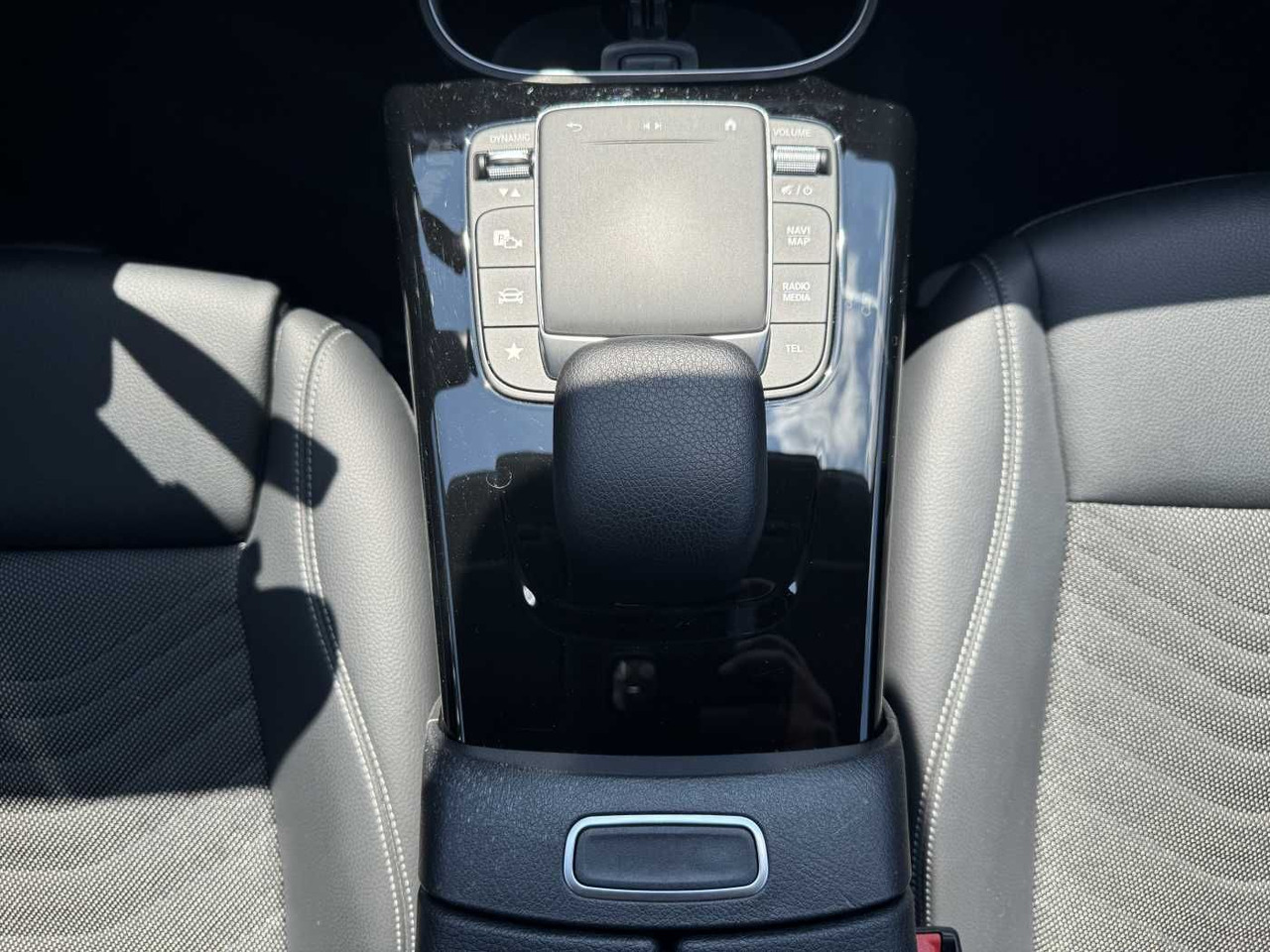 Limousine Mercedes-Benz A 180d 8G LED+Carplay+SpurH+DAB+SHZ: das Bild 14