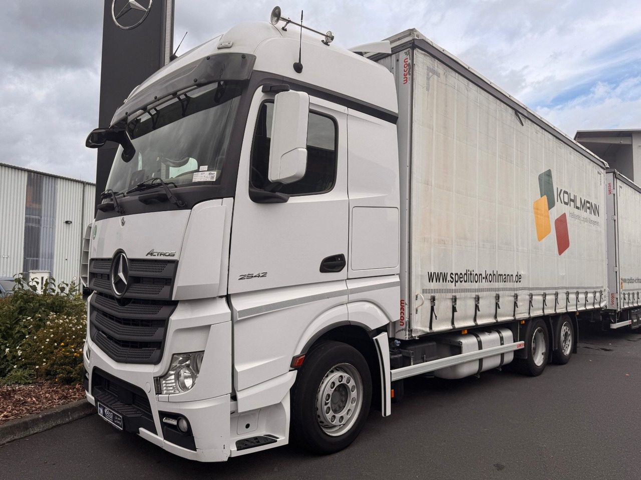 Mercedes-Benz Actros 2542 LnR 6x2 Retarder Standklima - Plane LKW: das Bild 4 Mercedes-Benz Actros 2542 LnR 6x2 Retarder Standklima - Plane LKW: das Bild 4