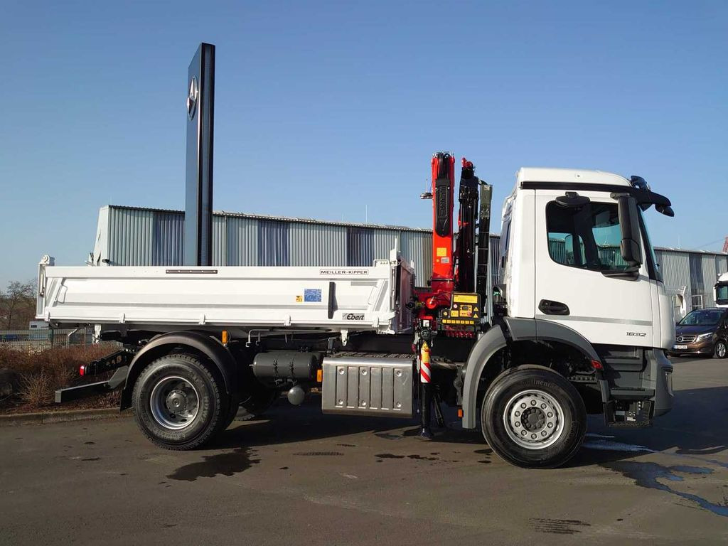Kipper, Autokran, Zustand - NEU Mercedes-Benz Arocs 1832 KK 4x2 Kipper+Kran Fassi F120+Funk: das Bild 6