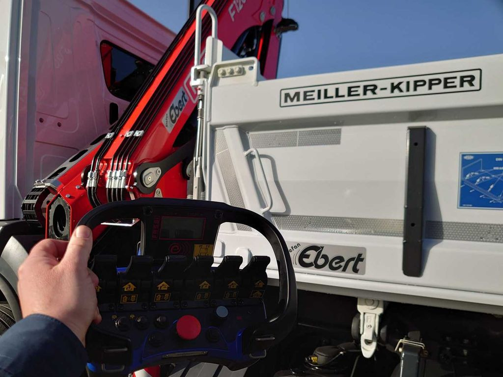 Kipper, Autokran, Zustand - NEU Mercedes-Benz Arocs 1832 KK 4x2 Kipper+Kran Fassi F120+Funk: das Bild 12