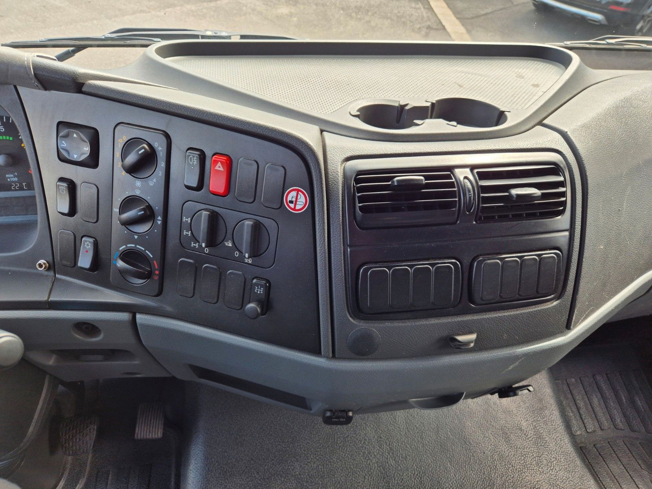 Pritsche LKW Mercedes-Benz Atego 1018 A 4x4 Pritsche Singlebereift  7 Stück: das Bild 16